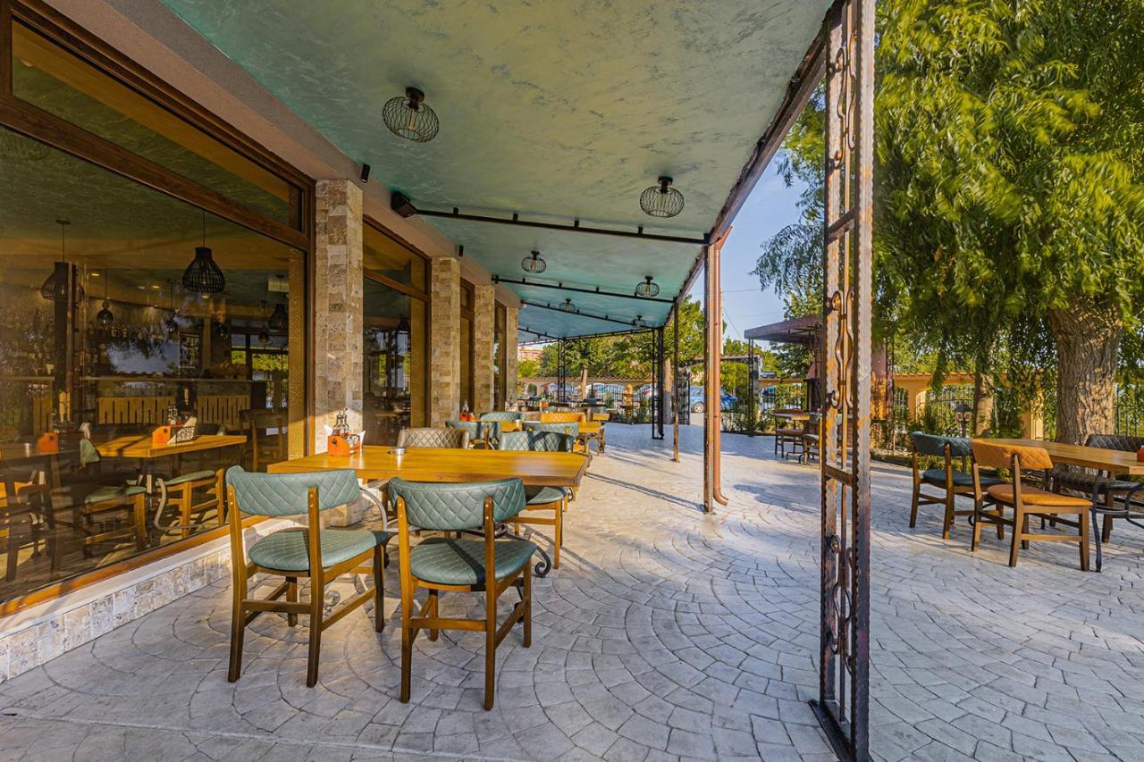 Lecardo Hotel Aheloy Exterior photo